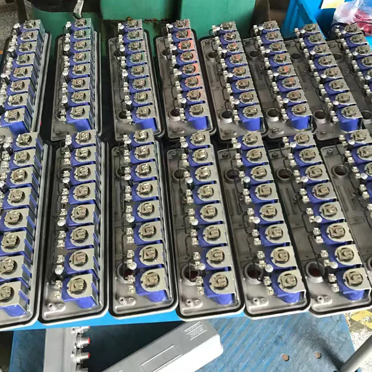 صندوق الصمام RCA3-8V8000